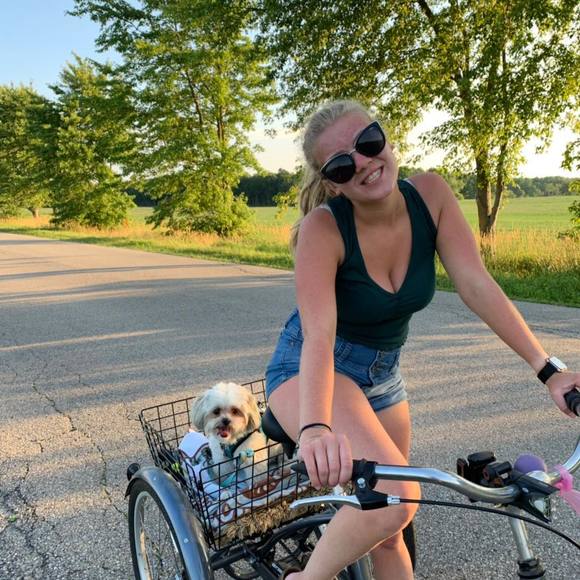 Meet your Posher, Rebecca - Picture 1 of 1